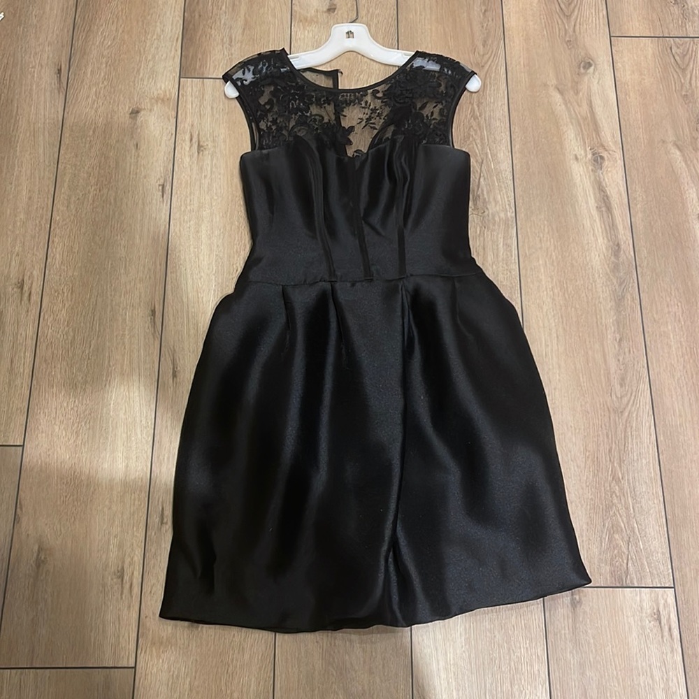 Vera Wang White little black dress